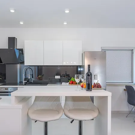 Donato With Jacuzzi *