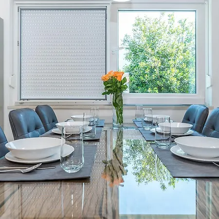 Donato With Jacuzzi Villa