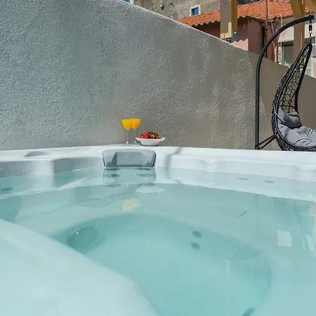 Donato With Jacuzzi *