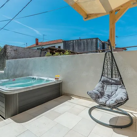 Villa Donato With Jacuzzi Zadar