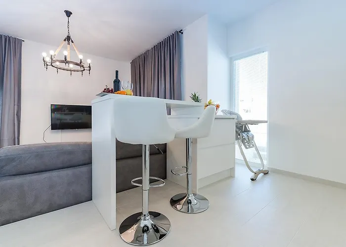 Donato With Jacuzzi *