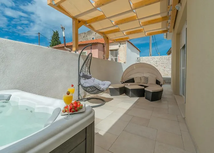 Villa Donato With Jacuzzi Zadar